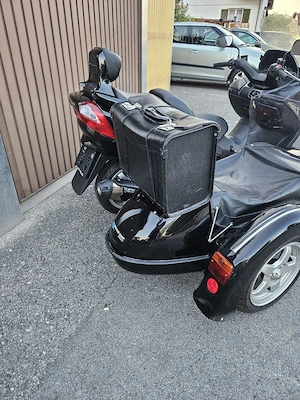 Suzuki 400 Burgman Bild 3