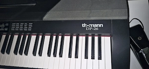 Thoman Piano D-26 kaum verwendet inkl. Zubehör Bild 4