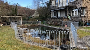 Steckzaun metal, roh. 125cm hoch, 65m lang, 2 Türen. Bild 3