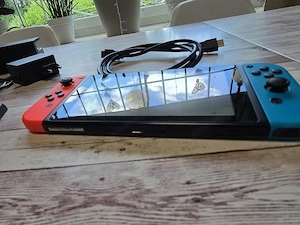 Nintendo Switch V2 wie neue mit verpakung  Bild 3