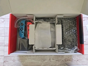 Nintendo Switch V2 wie neue mit verpakung  Bild 2