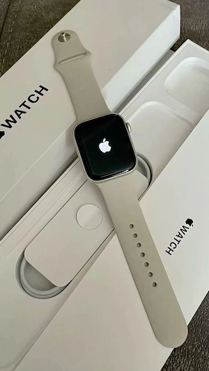 apple watch series 7 in starlight