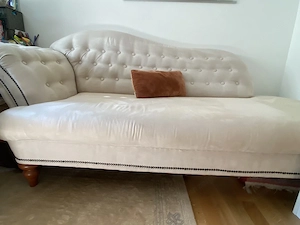 Neuwertiges Wohnzimmersofa Bild 2