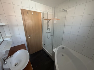 Stadtnahe 4-Zimmerwohnung zum Vermieten! Bild 9