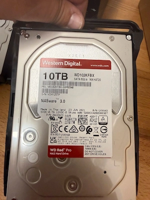 Synology NAS Disk Station DS 220+ mit 2x 10 TB Festplatten Bild 2