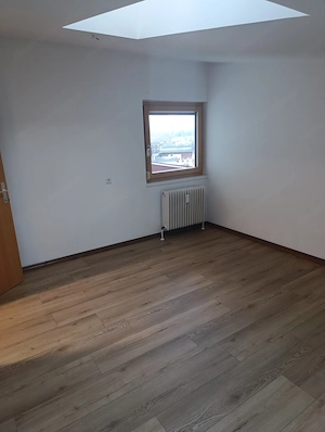 Frastanz: teilsanierte, ruhig und zentral gelegene 3,5Zimmer WHG mit überdachtem Aussichtsbalkon Bild 3