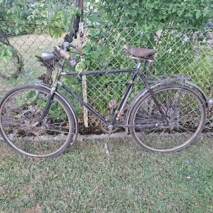 Sehr altes Herrenfahrrad