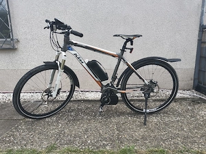 KTM Macina E-Bike mit Bosch-Mittelmotor + 2 Akkus (2330 km)