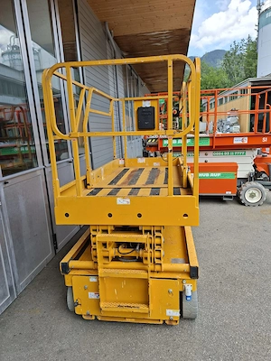 Haulotte Compact 10 Elektro Scherenarbeitsbühne Arbeitsbühne Bild 5