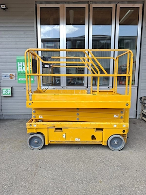 Haulotte Compact 10 Elektro Scherenarbeitsbühne Arbeitsbühne Bild 3