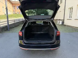 VW Passat Alltrack 2.0 TDI 4MOTION DSG | 190 PS | Leder | ACC | AHK | sehr gepflegt Bild 9
