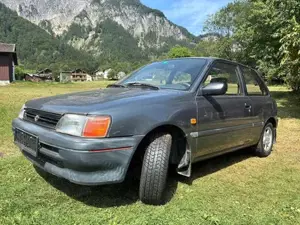 Toyota Starlet Bild 2