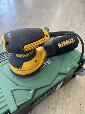 Dewalt Exzenterschleifer DWE6423-QS Bild 2