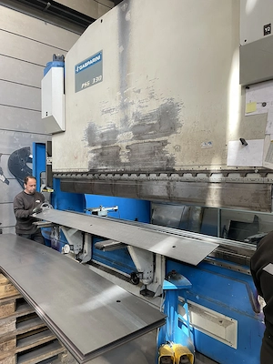 CNC Abkanntpresse Gasperini Bj 2007 Typ 330   4000 C  Bild 2