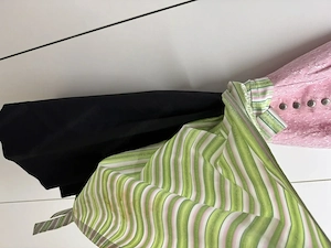 Dirndl Knielang Gr. 38 neuwertig   rosa schwarz grün Bild 2