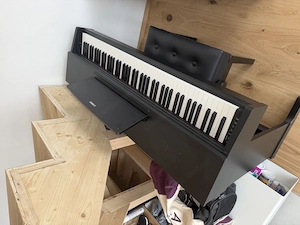 Yamaha Arius Digital Piano YDP-144B Bild 3