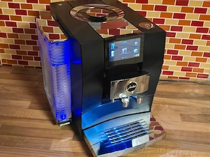 JURA Z10 Cold Brew Kaffeevollautomat Aluminium Black Bild 2