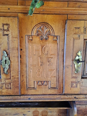 Antiker Bauernkasten Buffet Bild 4
