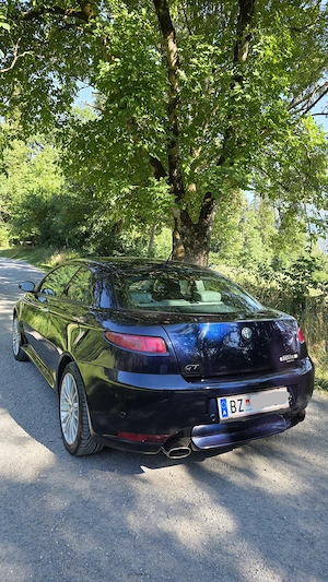 Alfa Romeo GT 1.9 JTD Coupe Bild 2
