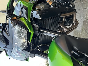 Kawasaki ZR750N BJ 2012 Bild 3