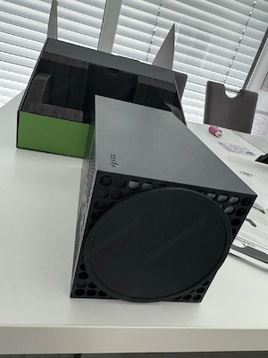 Xbox Series X 1TB mit Controller und 16 Spiele Bild 4