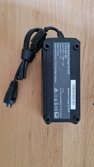 Bosch Ladegerät neu (für E-Bikes) Bild 3