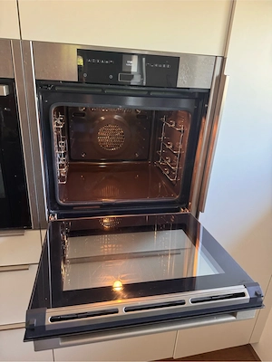 Neff Einbau-Backofen 60cm x 60cm UVP: 1510  Bild 2