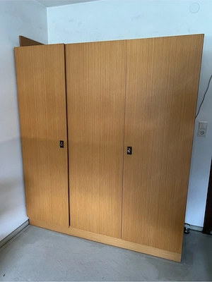 Kleiderkasten 3-teilig Bild 2