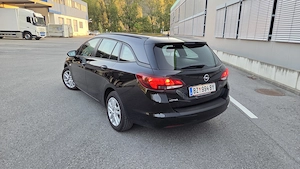 Opel Astra K Sportstourer Bild 2