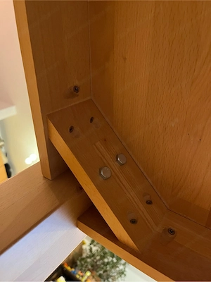 Massiver Holztisch  Bild 2