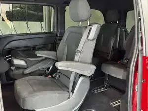 Mercedes-Benz V 220 Bild 16