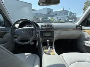 Mercedes Benz E 220 T Classic CDI Bild 2