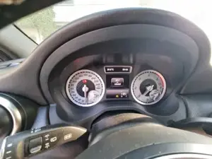 Mercedez-Benz A180 Bild 2