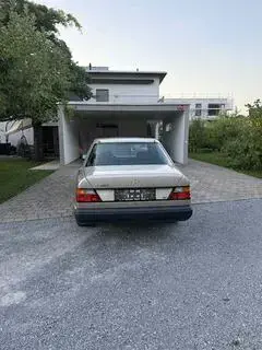 Mercedes-Benz E-Klasse Bild 4