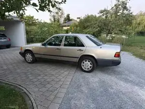 Mercedes-Benz E-Klasse Bild 5