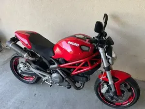 Ducati Monster 696 Bild 2