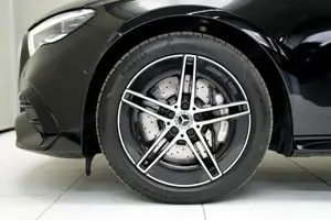 Mercedes-Benz E 300 de 4MATIC mit EQ Hybrid Technologie T-Modell Bild 4