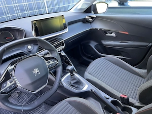 Peugeot 208  Bild 4