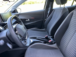 Peugeot 208  Bild 5