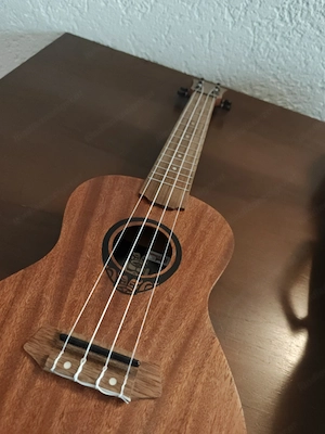 Ukulele (inkl. Tasche) Bild 3