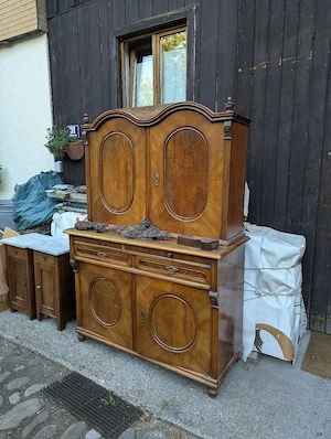 alter holzschrank  Bild 4