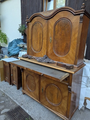 alter holzschrank  Bild 2