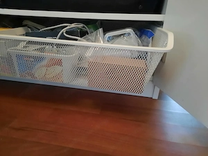 Schrank h237x b100x t60 mit 3 Einlegeböden und Korbschublade. Griffe vorhanden, nicht montiert gehör Bild 2