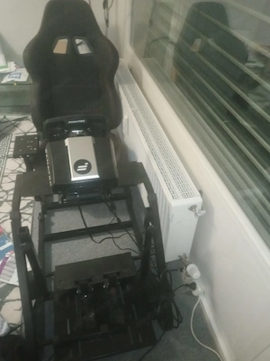 Fanatec Simulator ink. Lenkrad und Pedale Bild 2