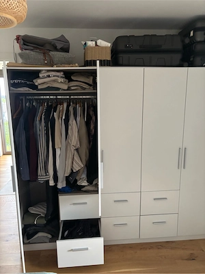 Schlafzimmerschrank Bild 2