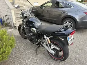 Suzuki GSX 750 Inazuma A2