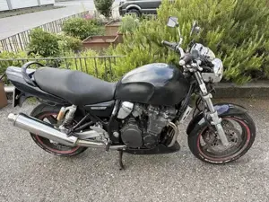 Suzuki GSX 750 Inazuma A2 Bild 3