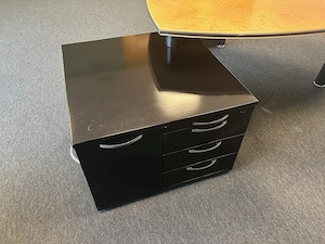 Hochwertiger Chefschreibtisch - zu verschenken Bild 3