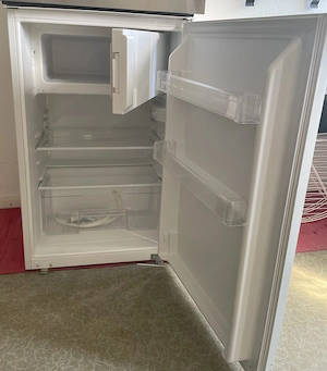 Verschenken Glaskeramik Herd und Kühlschrank 