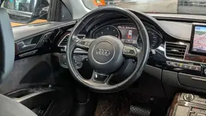 Audi A8 Bild 13